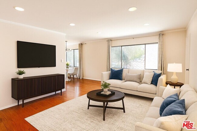 506 Flores St in West Hollywood, CA - Building Photo - Building Photo