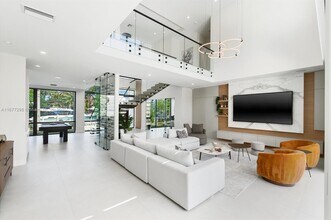 601 Cordova Rd in Fort Lauderdale, FL - Foto de edificio - Building Photo