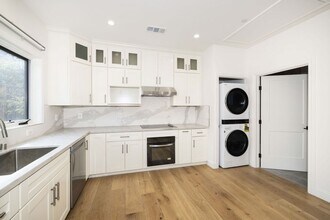 3484 Waverley St in Palo Alto, CA - Building Photo - Building Photo
