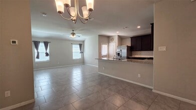 8023 Ecru Ln in Rosharon, TX - Building Photo - Building Photo
