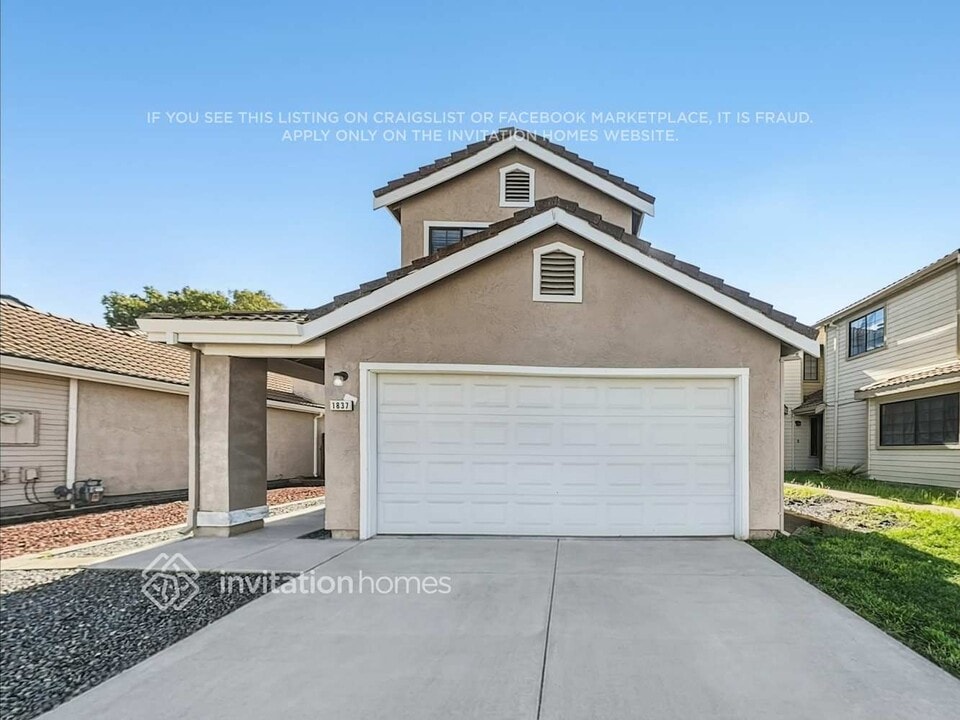 1837 Babbe St in Oakley, CA - Foto de edificio