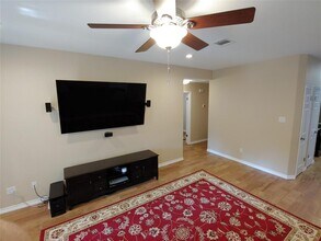 8124 Tockington Way in Austin, TX - Building Photo - Building Photo