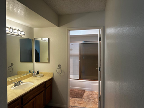 1020 E Washington Ave-Unit -1 in Escondido, CA - Building Photo - Building Photo