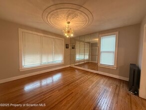 828 Cedar Ave in Scranton, PA - Building Photo - Building Photo