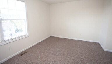 1334 Devon Ln in Harrisonburg, VA - Building Photo - Building Photo