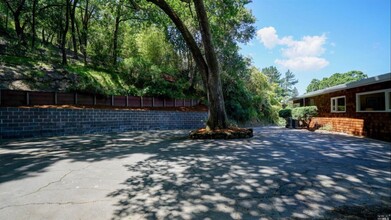 23 Sunny Oaks Dr in San Rafael, CA - Building Photo - Building Photo