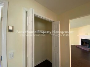 1981 Patterson Cir in Lawrenceville, GA - Foto de edificio - Building Photo