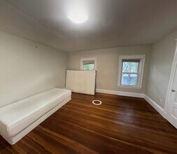 86 Bromfield Rd, Unit 2 in Somerville, MA - Foto de edificio - Building Photo