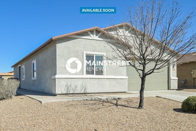 property at 5011 E Fishhook Ct
