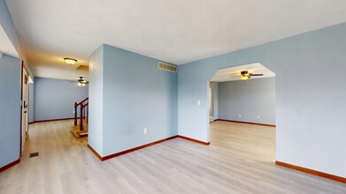 3273 Hunters Way in Belleville, IL - Building Photo - Building Photo