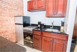 351 W 46th St-Unit -#S3 in New York, NY - Building Photo - Building Photo