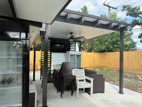 16561 NW 19th Ave in Opa Locka, FL - Building Photo - Building Photo