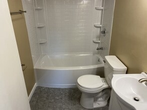 1471 E State St in Bristol, TN - Building Photo - Building Photo