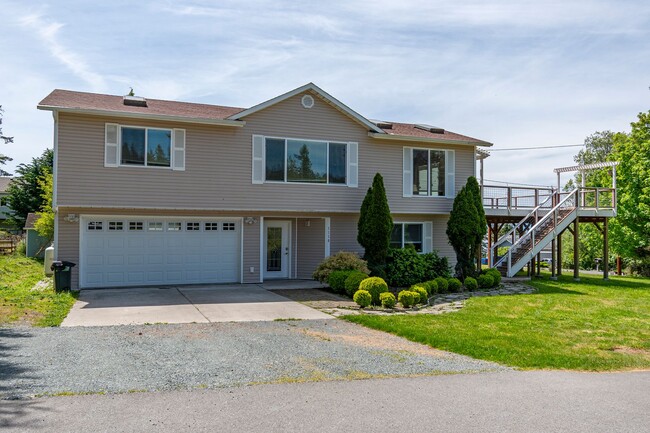 property at 1118 S Lockwood Dr
