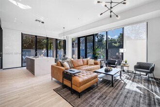 3156 SW 27th Ave in Miami, FL - Building Photo - Building Photo