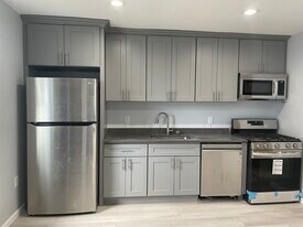 111 Main St in Farmingdale, NY - Building Photo