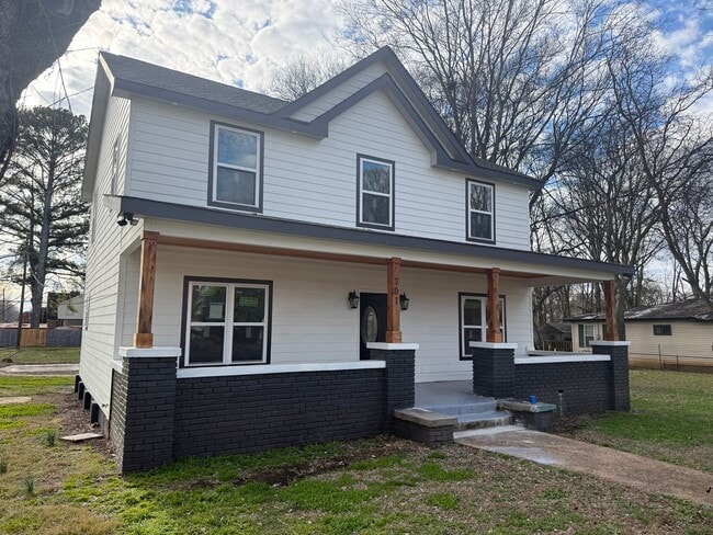 property at 701 SE 18th St