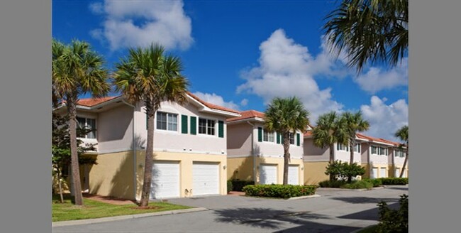 Summer Lakes Estates in Fort Lauderdale, FL - Building Photo - Building Photo