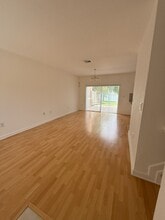 8537 SW 214th Ln in Cutler Bay, FL - Foto de edificio - Building Photo