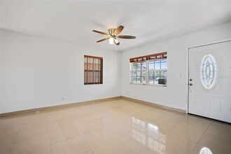 3701 32nd Ave N in St. Petersburg, FL - Building Photo - Building Photo