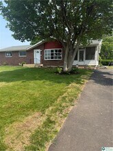 215 E Oxford St in Coopersburg, PA - Foto de edificio - Building Photo
