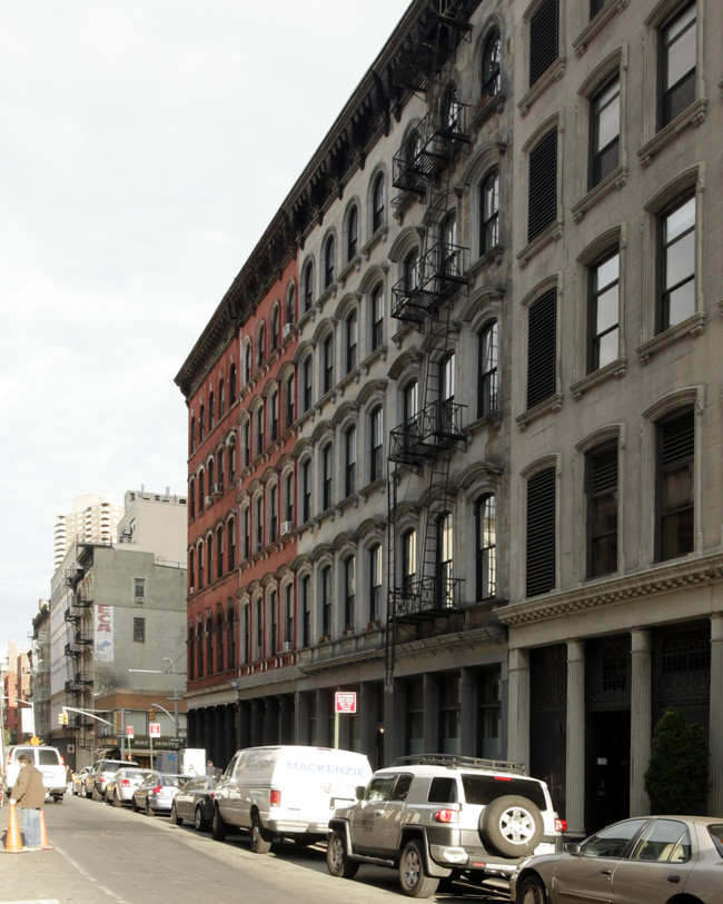 74-76 Reade St in New York, NY - Foto de edificio - Building Photo