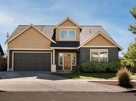 61164 Cone Flower St in Bend, OR - Building Photo