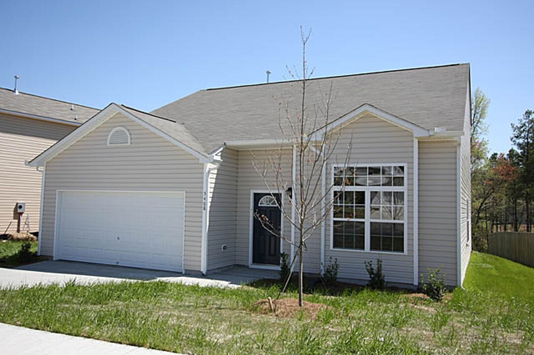 5408 Danube Ln in Durham, NC - Building Photo