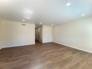 33025 Calistoga St in Union City, CA - Building Photo - Building Photo