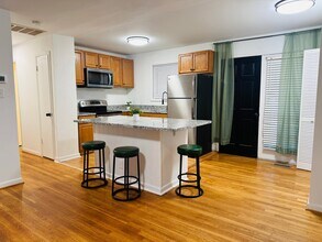 1216 W Leigh St in Richmond, VA - Foto de edificio - Building Photo