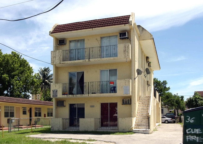 1328 NW 4th St in Miami, FL - Building Photo - Building Photo