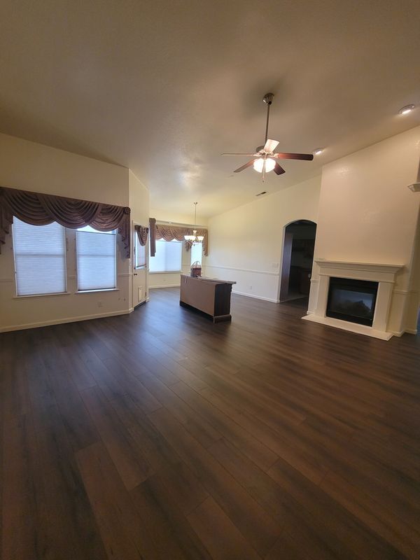 543 Powers Ave in Clovis, CA - Building Photo - Building Photo