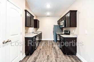 4563 Wal Valley Way in Bowling Green, KY - Building Photo - Building Photo