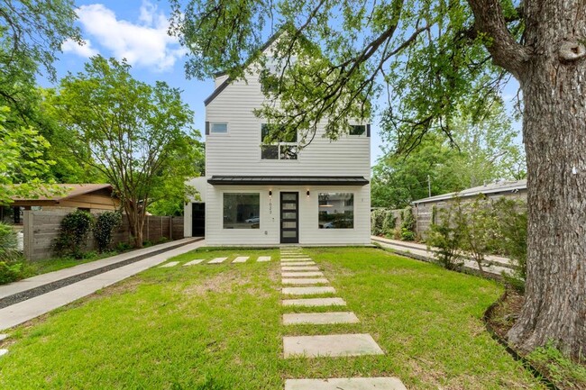 1023 E 45th St in Austin, TX - Building Photo - Building Photo