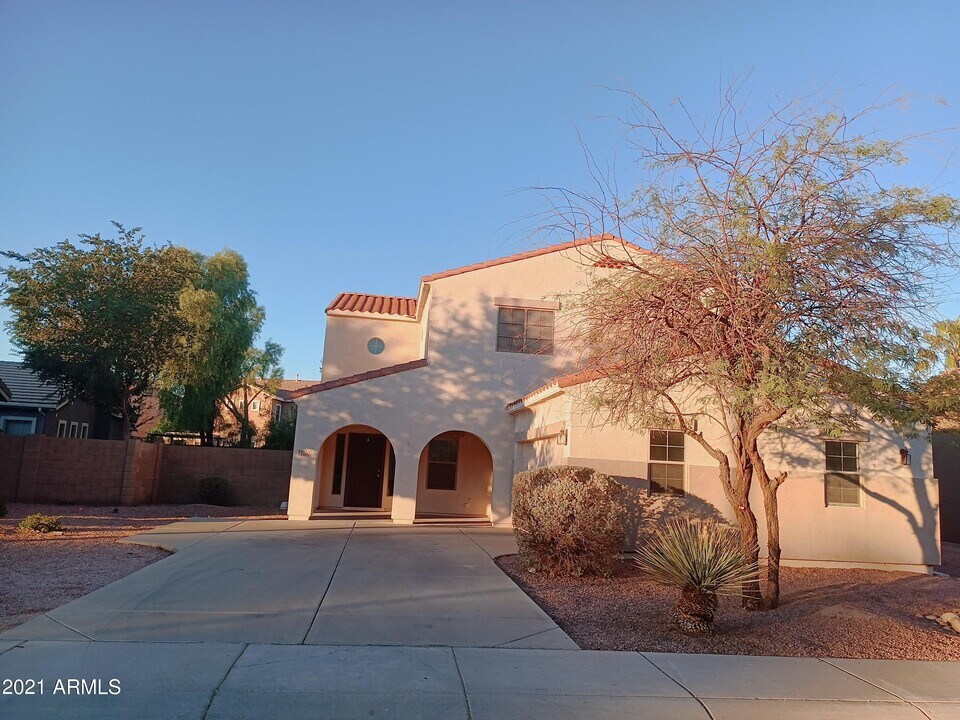 1280 E Canyon Creek Dr in Gilbert, AZ - Building Photo