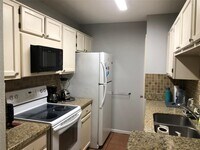 2121 Hepburn St photo'