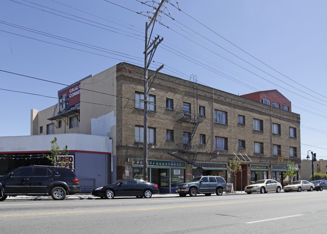 3518-3530 Foothill Blvd in Oakland, CA - Foto de edificio - Building Photo