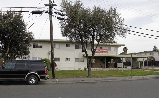 Kimberly Apartments in Hayward, CA - Foto de edificio - Building Photo