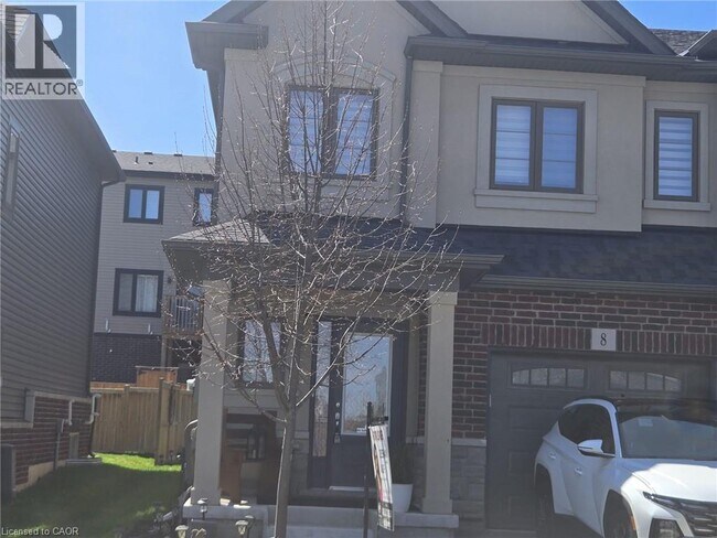 324 Equestrian Way in Cambridge, ON - Building Photo - Building Photo