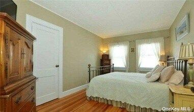31 Highland Ct in Huntington, NY - Building Photo - Building Photo