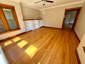 5336 W Dakin St, Unit 1st Floor in Chicago, IL - Foto de edificio - Building Photo