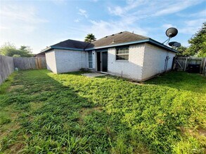 11 Flamingo Ave in McAllen, TX - Building Photo - Building Photo