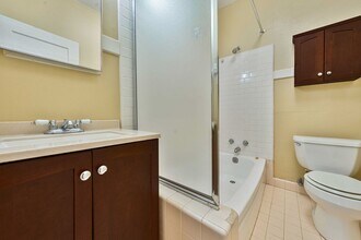 2730 T St in Sacramento, CA - Building Photo - Building Photo