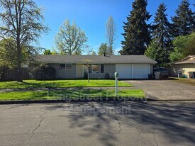 3230 NE Canterbury Cir in Corvallis, OR - Building Photo