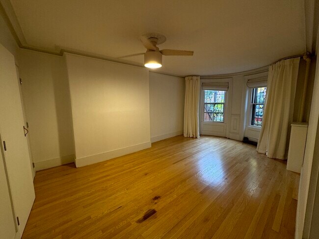 234 W Canton St, Unit 1 in Boston, MA - Foto de edificio - Building Photo