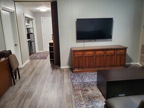 16057 NE 6th St in Bellevue, WA - Building Photo - Building Photo