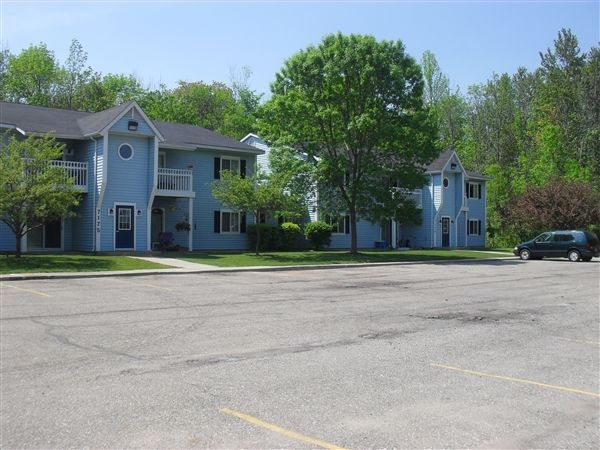 Pope Apartments in Port Sanilac, MI - Foto de edificio