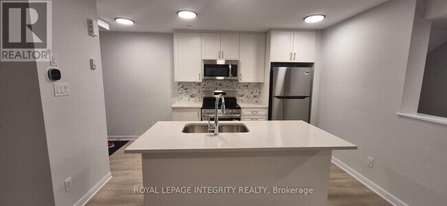 401 Glenroy Gilbert Dr in Ottawa, ON - Building Photo - Building Photo