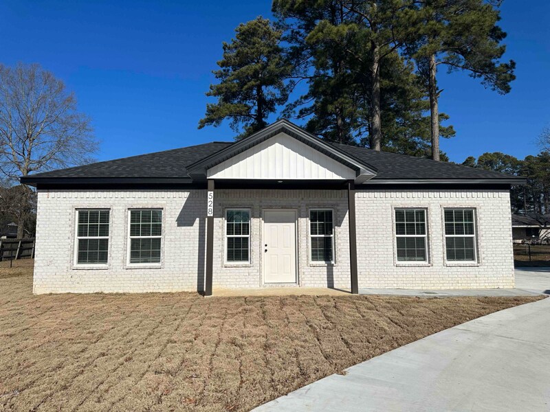 528 Bowser Rd in Monticello, AR - Foto de edificio