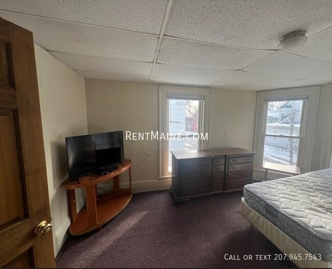 133 Essex St in Bangor, ME - Building Photo - Building Photo